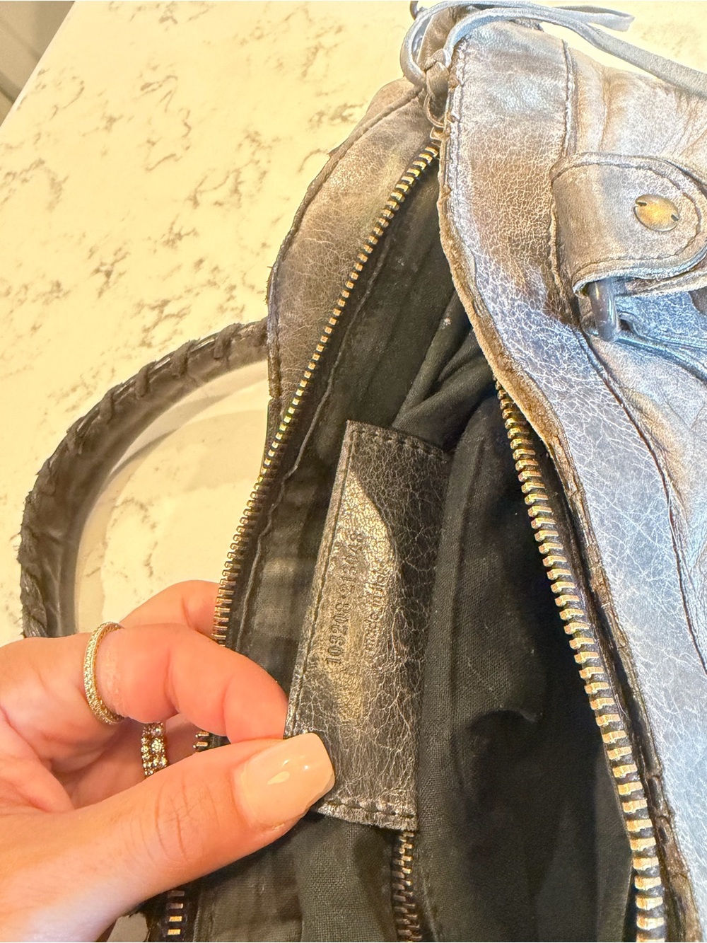 Balenciaga Distressed Black Leather Shoulder Bag - Picture 4 of 10